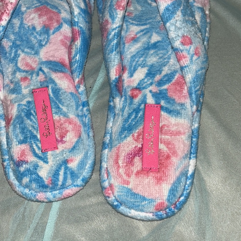 Lily Putting - image 3